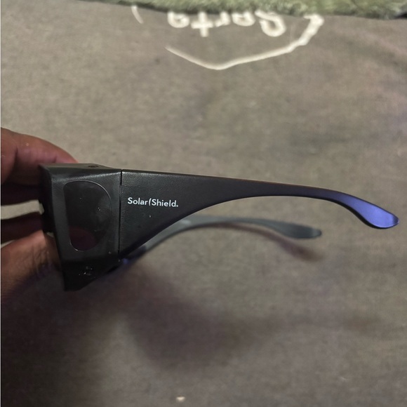 Solar shield glasses - Picture 2 of 2